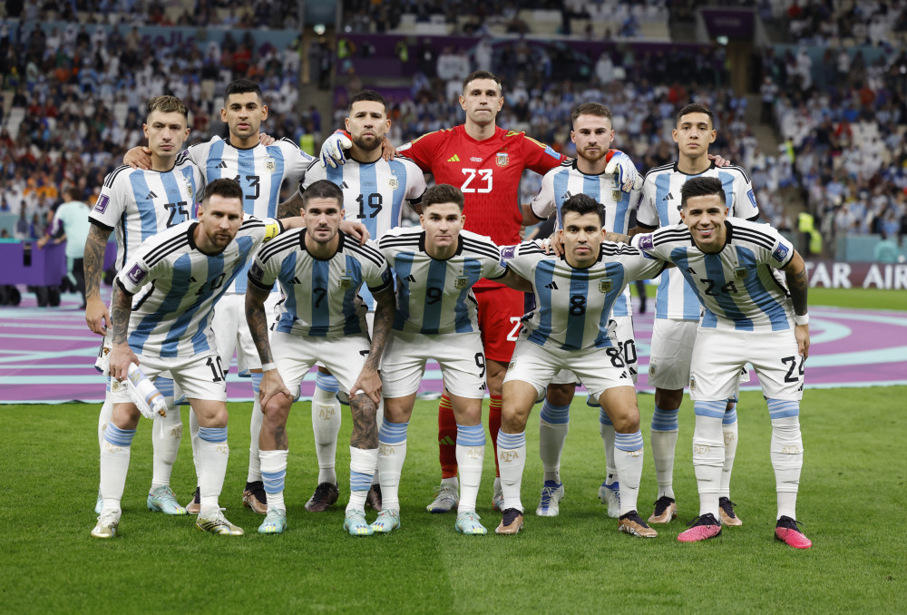 曼联有望终结客场连败纪录，与狼队一战机构看好红魔稍占上风（机构看好红魔略占上风，曼联客战狼队有望终结客场连败）