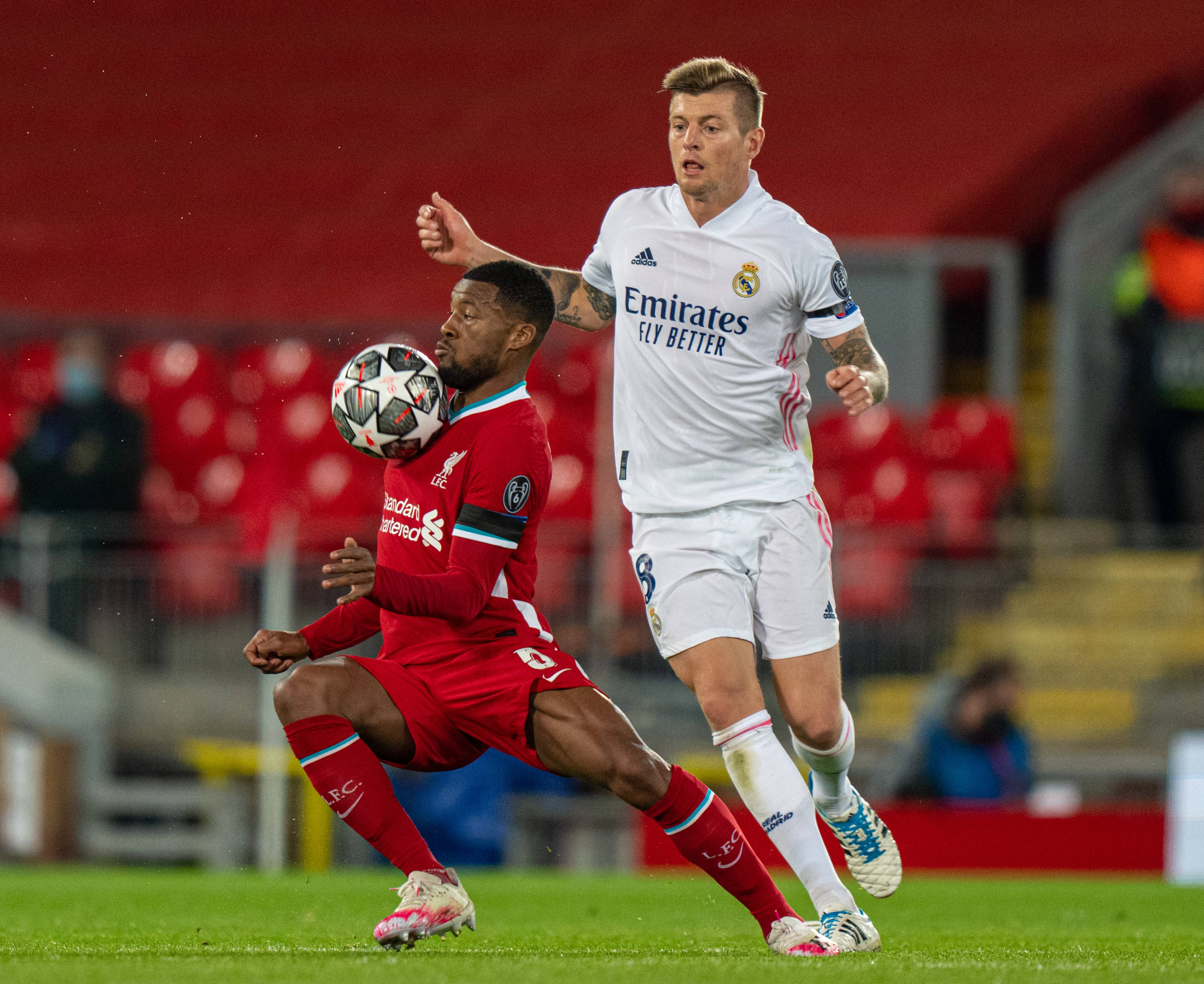 英超前瞻：维拉状态火热9轮8胜，残阵枪手客战盼继续领跑（英超前瞻：维拉近9轮8胜势头凶猛，伤兵满营的阿森纳客场力拼守住榜首）