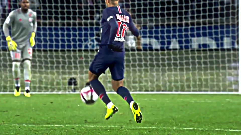 马塞洛儿子恩佐代表皇马在青年欧冠首秀，马塞洛在场边见证（恩佐代表皇马完成青年欧冠首秀，马塞洛场边观战）