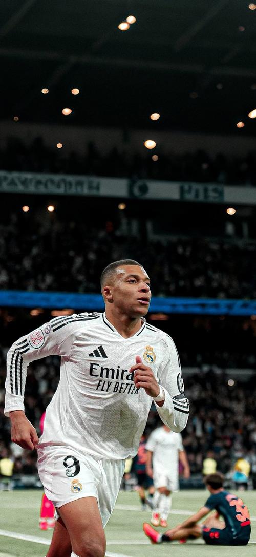 波多尔斯基：仍与阿森纳保持着深厚联系，有预感本赛季能夺冠