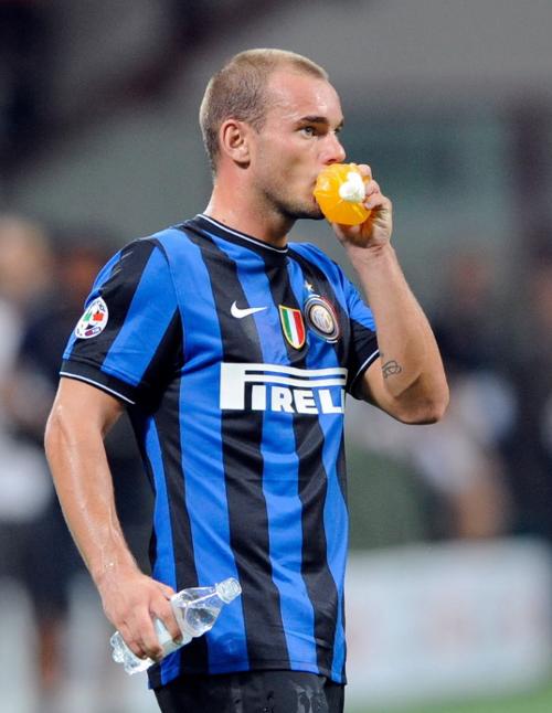 半场战报：都灵1-1科莫，弗拉希奇点射，阿达伊建功