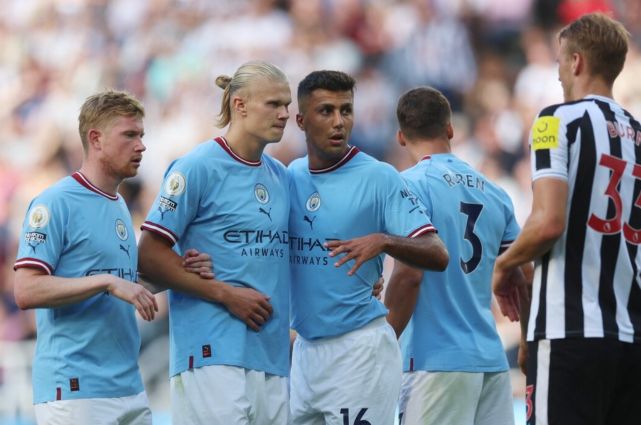 波多尔斯基：现在的拜仁踢得很有统治力；希望阿森纳英超夺冠（波多尔斯基：拜仁如今展现统治级表现，盼阿森纳问鼎英超）