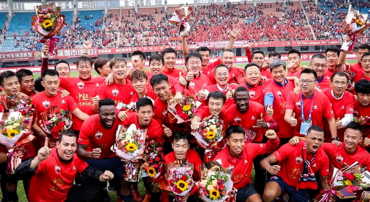 开场29分钟3球，姆巴佩完成欧冠历史第三早的帽子戏法（姆巴佩开场29分钟戴帽，欧冠史上第三快）