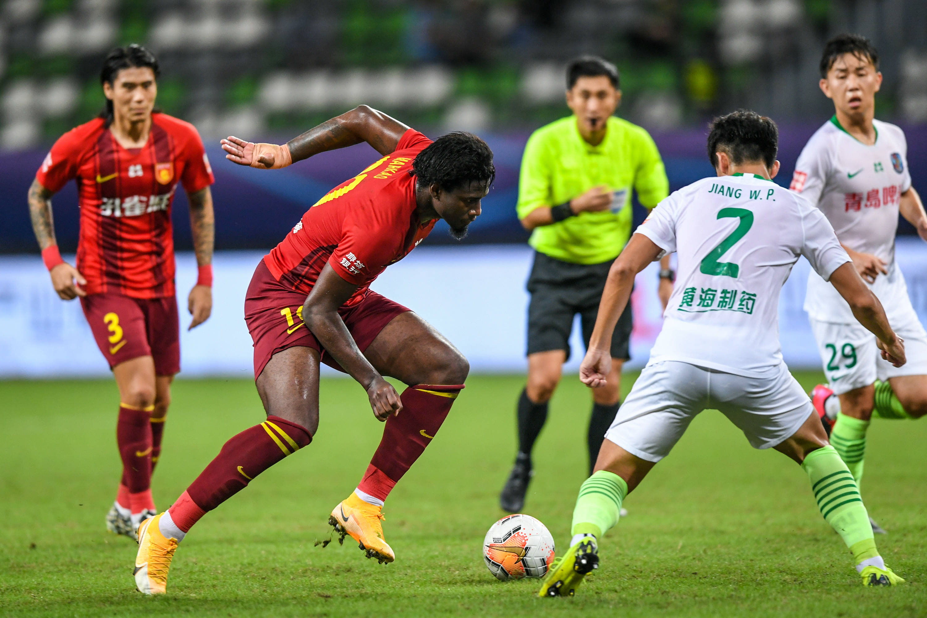 篮球篮网主力球员恢复训练，状态回升